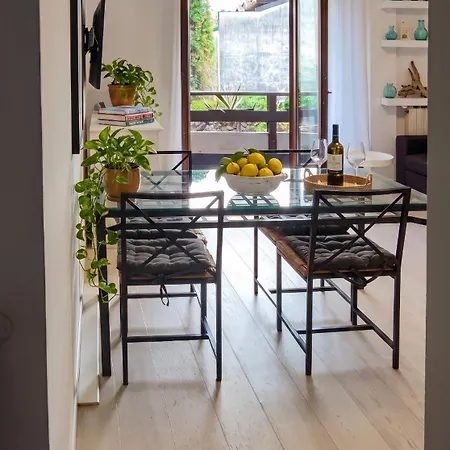 Cuore - Charming Intra Apartment, Walk Everywhere Apartment *